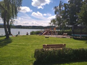 Spielplatz mit Trampolin